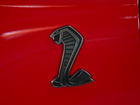Used 2021 Ford Mustang Shelby GT500 w/ Carbon Fiber Handling Package RWD image 19