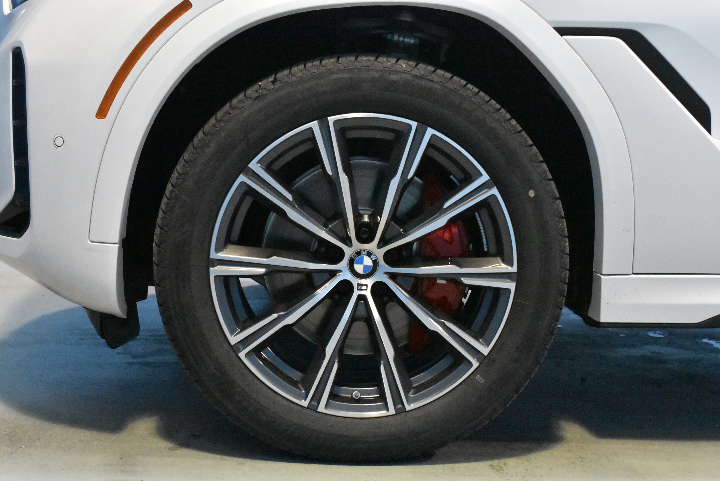 New 2027 BMW X6 xDrive40i w/ Executive Package AWD/4WD image 23