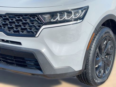 Used 2022 Kia Sorento S w/ Panoramic Sunroof Package image 11