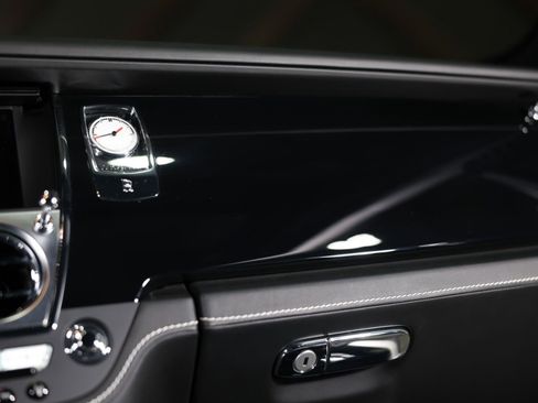 Used 2019 Rolls-Royce Wraith RWD image 49