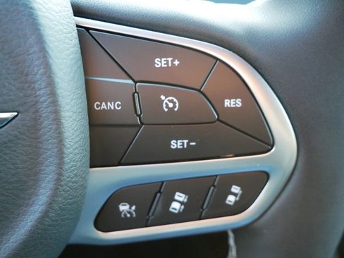 New 2026 Chrysler Pacifica Limited image 16