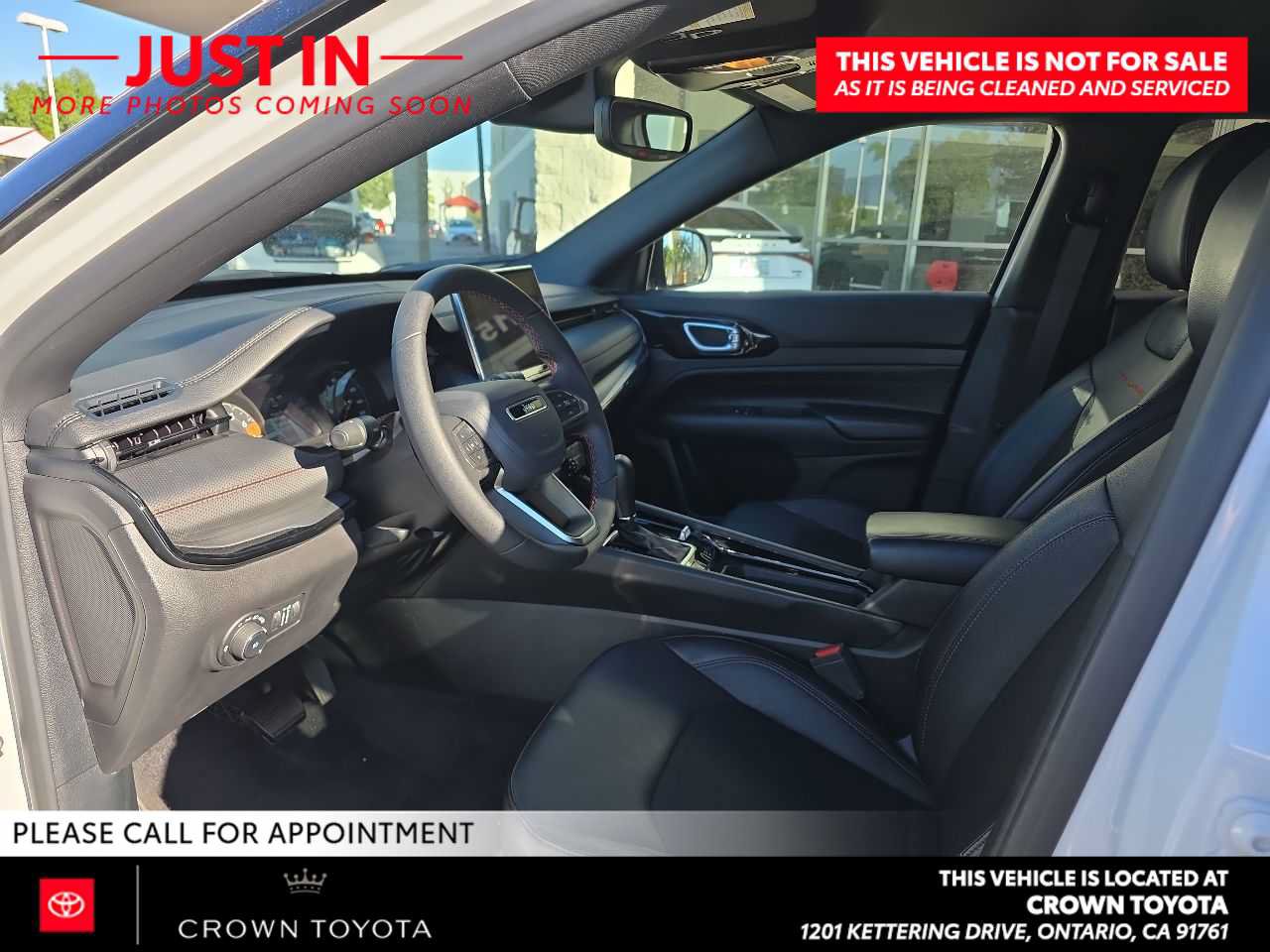 Used 2024 Jeep Compass Trailhawk AWD/4WD image 7