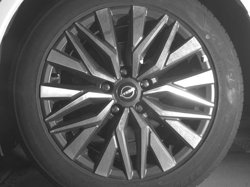 Used 2025 Nissan Altima 2.5 SV image 11