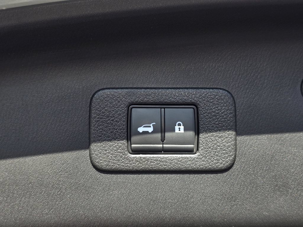 Used 2024 Nissan Armada SL w/ Captain's Chairs Package RWD image 13