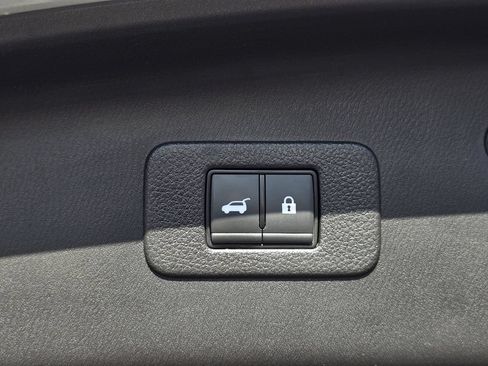 Used 2024 Nissan Armada SL w/ Captain's Chairs Package RWD image 13