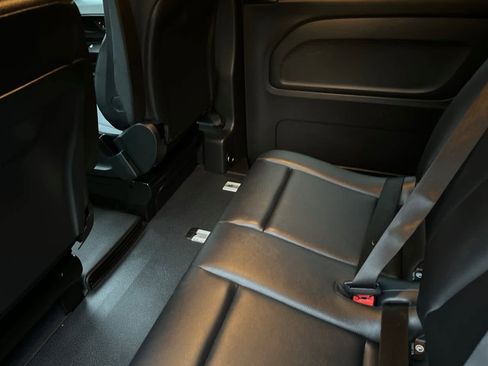 Used 2023 Mercedes-Benz Metris Passenger image 11