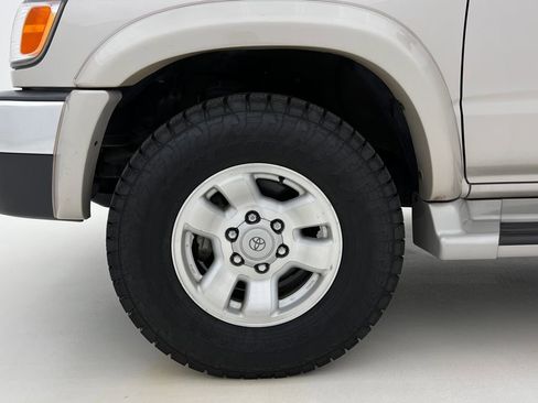 Used 2000 Toyota 4Runner SR5 image 25