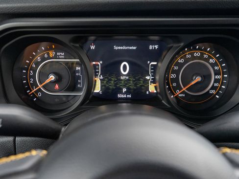 Used 2024 Jeep Gladiator Sport AWD/4WD image 11