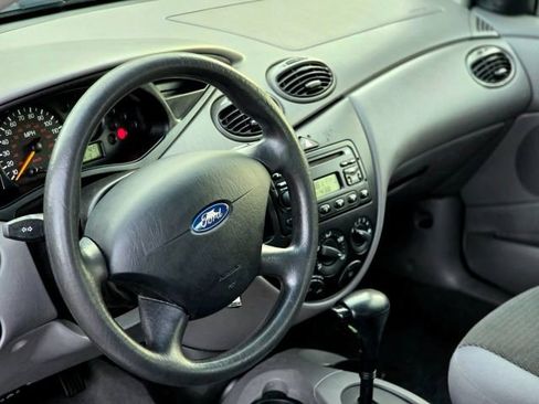 Used 2004 Ford Focus SE image 11