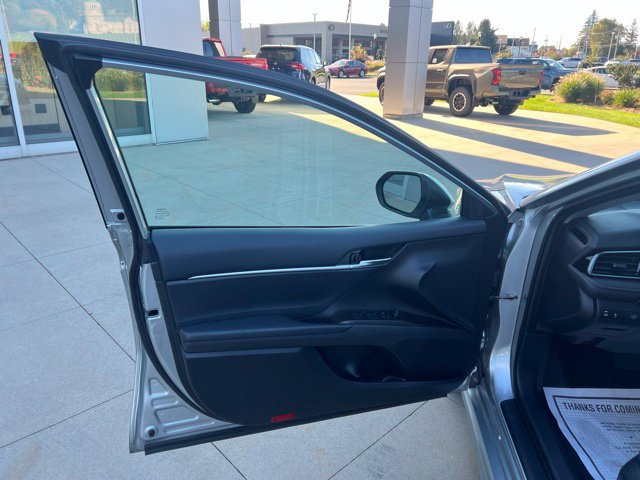 Used 2022 Toyota Camry SE FWD image 24