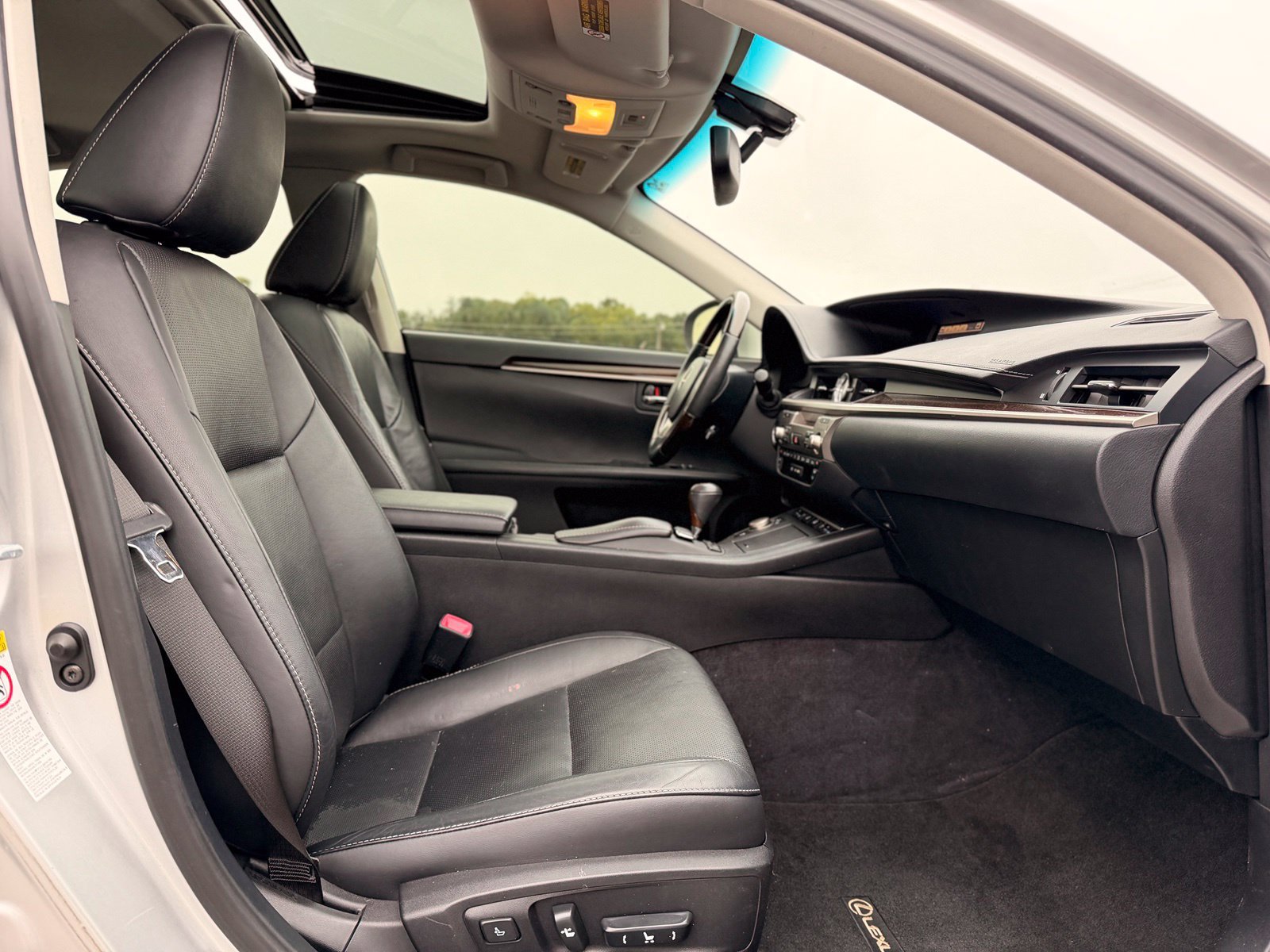 Used 2014 Lexus ES 350 w/ Luxury Package FWD image 26