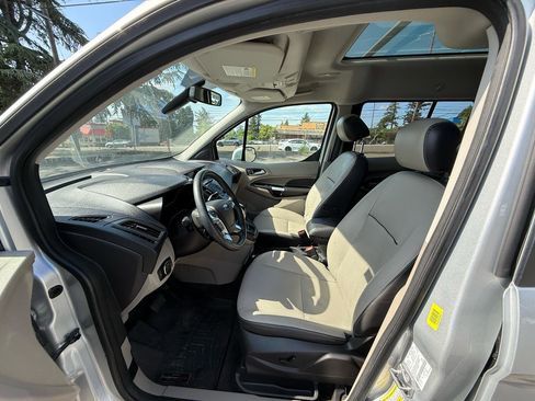 Used 2016 Ford Transit Connect Titanium FWD image 9