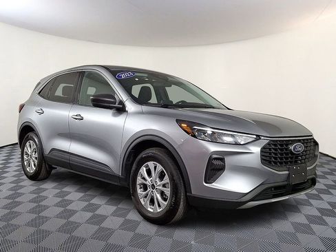 Used 2023 Ford Escape Active image 1