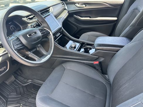 Used 2023 Jeep Grand Cherokee L Laredo RWD image 27