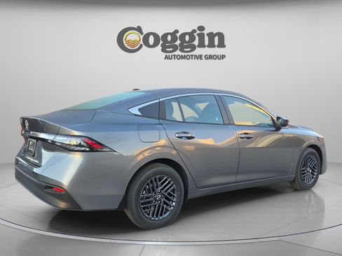 New 2026 Nissan Sentra SV image 6