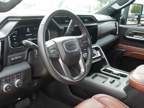 Used 2024 GMC Sierra 2500 Denali Ultimate AWD/4WD image 19
