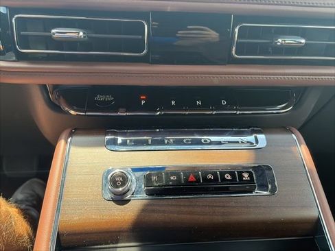 Used 2025 Lincoln Aviator Reserve w/ Equipment Group 201A AWD/4WD image 23