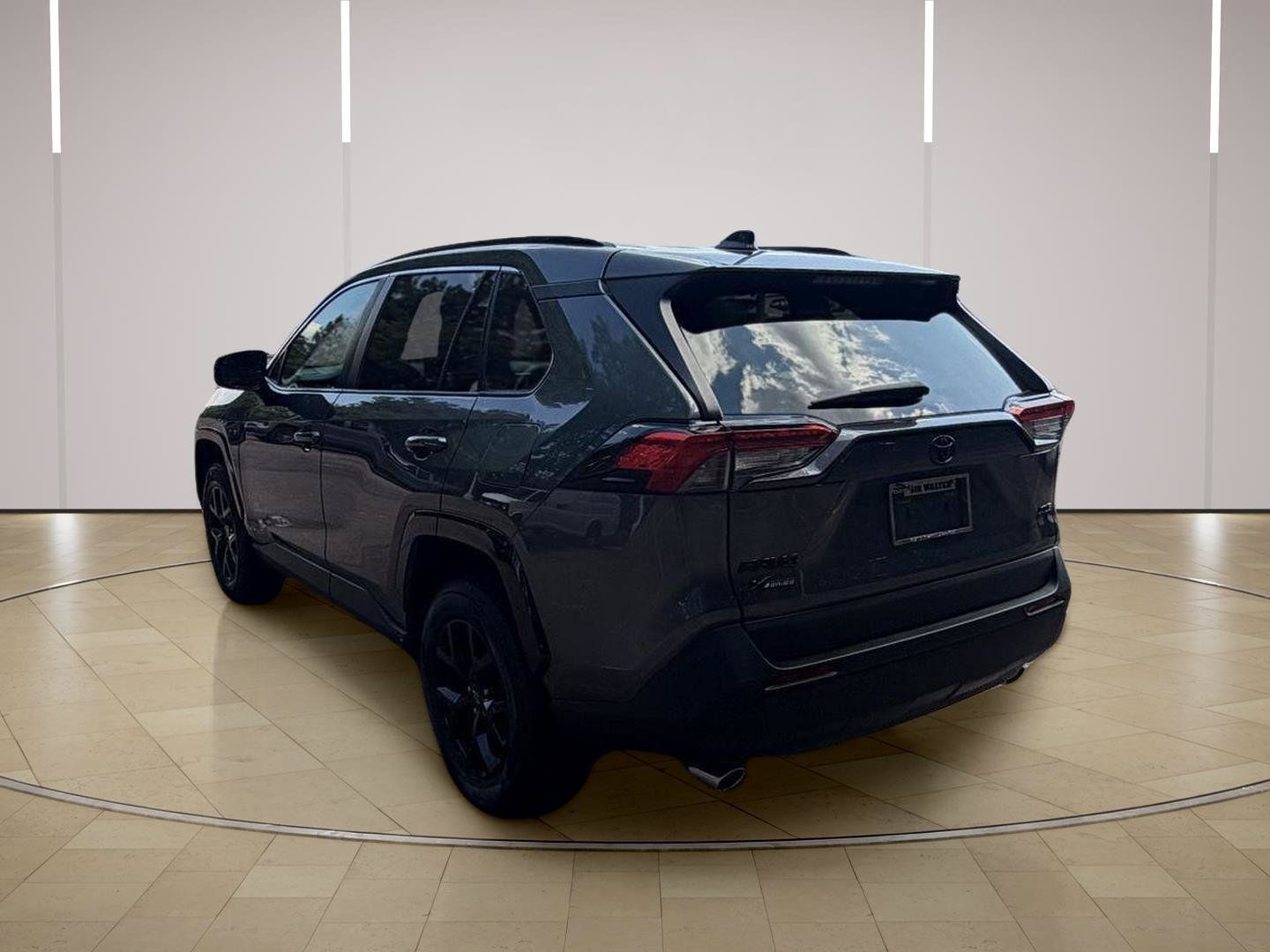 Used 2022 Toyota RAV4 XLE FWD image 5
