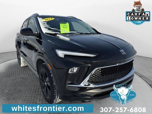 Used 2024 Buick Encore GX Sport Touring image 3