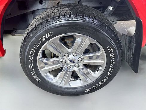 Certified 2019 Ford F150 Lariat w/ Equipment Group 502A Luxury image 33