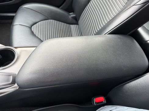 Used 2023 Toyota Camry SE image 18