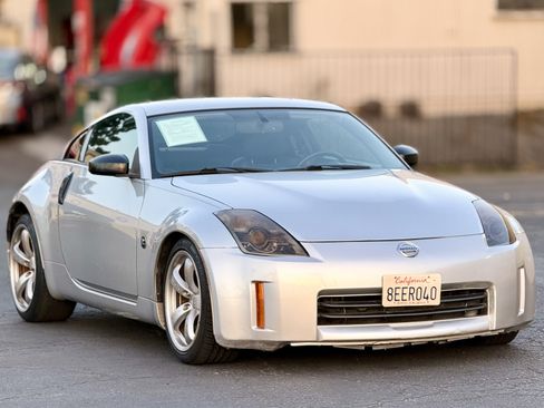 Used 2007 Nissan 350Z Grand Touring w/ Cargo Convenience Pkg RWD image 2