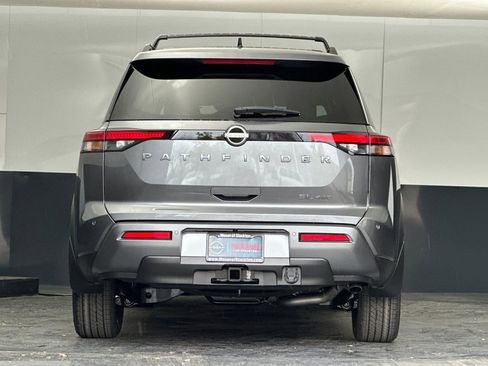 New 2026 Nissan Pathfinder SL w/ SL Premium Package image 4