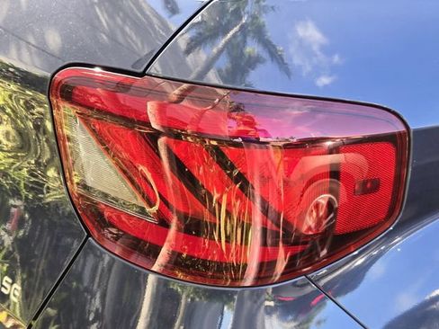 Used 2024 Hyundai Venue Limited FWD image 7