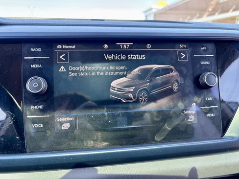 Used 2022 Volkswagen Taos SE image 23