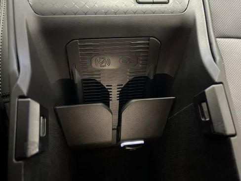 Used 2024 Jeep Wagoneer Launch Edition image 25