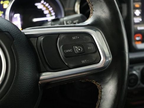 Used 2022 Jeep Wrangler Unlimited Sahara AWD/4WD image 24