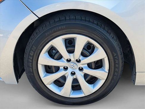 Used 2023 Toyota Corolla LE image 22