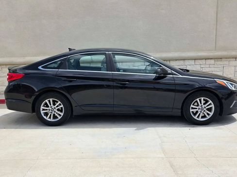 Used 2017 Hyundai Sonata SE FWD image 2