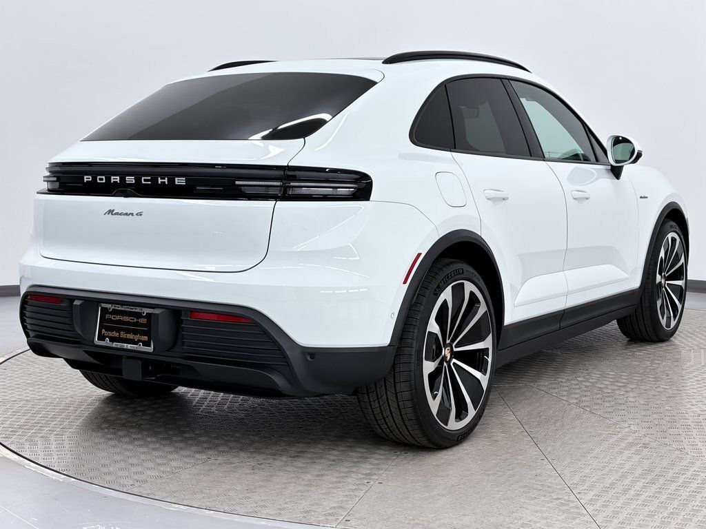 Used 2026 Porsche Macan 4 Electric AWD/4WD image 8