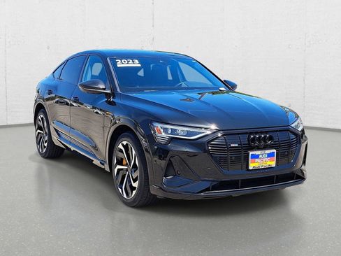 Certified 2023 Audi e-tron Premium Plus w/ Premium Plus Package AWD/4WD image 3