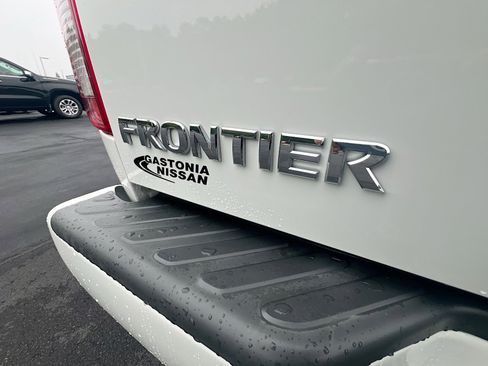 Used 2017 Nissan Frontier Desert Runner RWD image 34