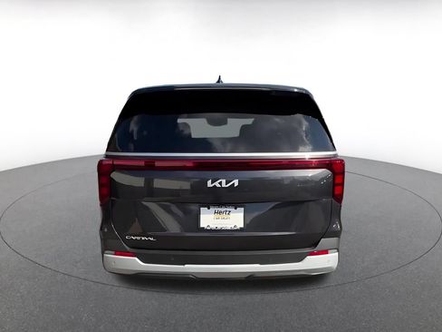 Used 2026 Kia Carnival FWD image 12