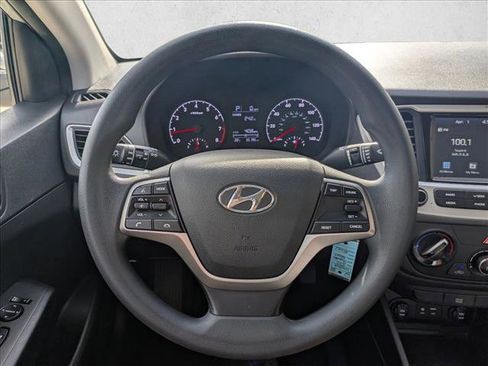 Used 2022 Hyundai Accent SEL image 11