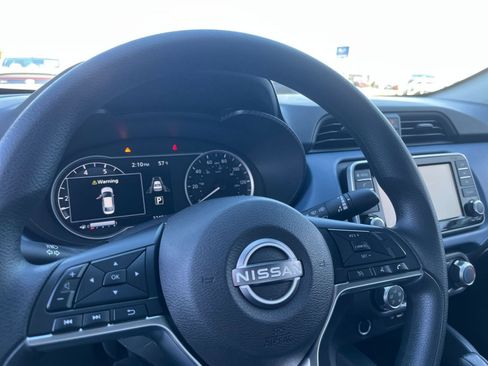 Used 2025 Nissan Versa SV image 25