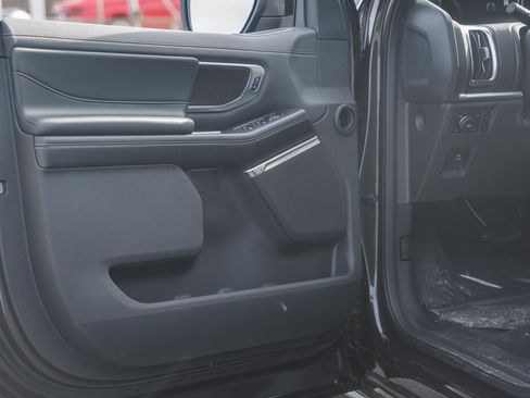 New 2025 Ford Expedition Max Platinum w/ Stealth Performance Package image 50