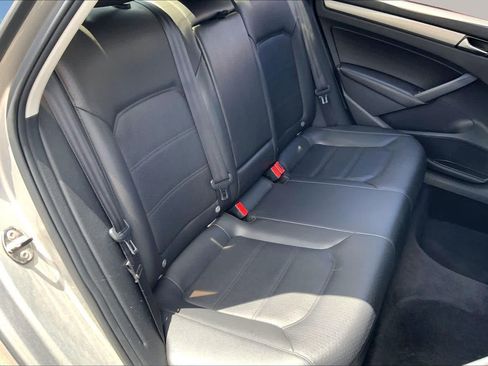 Used 2014 Volkswagen Passat 1.8T S FWD image 19
