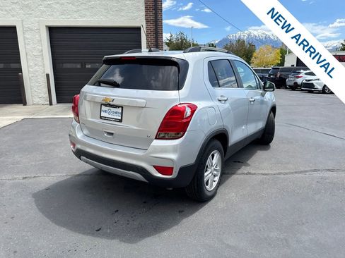 Used 2019 Chevrolet Trax LT w/ LT Convenience Package FWD image 7