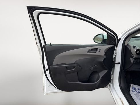 Used 2016 Chevrolet Sonic LS FWD image 31