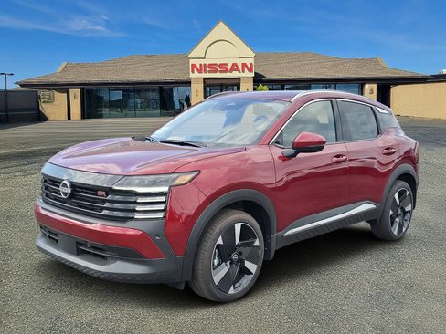 Used 2025 Nissan Kicks SR AWD/4WD image 2