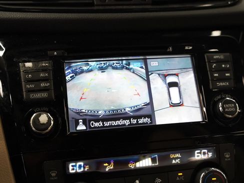 Used 2017 Nissan Rogue SL w/ SL Premium Package FWD image 25