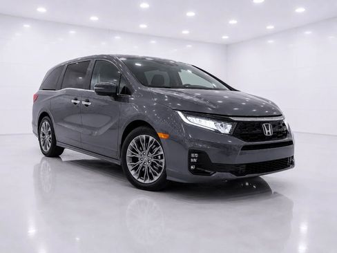 Used 2025 Honda Odyssey Touring image 7