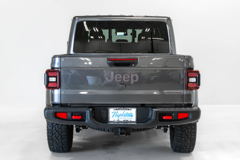 Used 2025 Jeep Gladiator Rubicon w/ Convenience Group AWD/4WD image 30