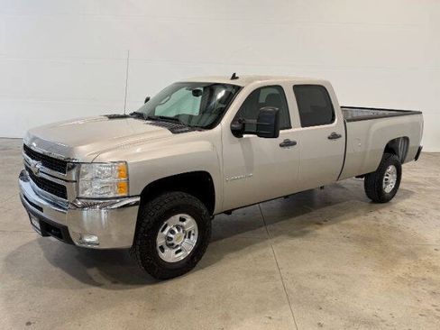 Used 2009 Chevrolet Silverado 3500 LT w/ Exterior Plus Package AWD/4WD image 2
