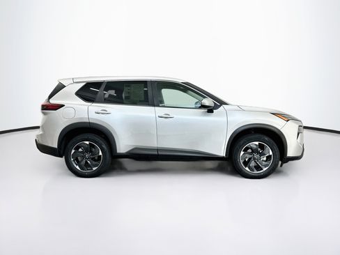 Used 2025 Nissan Rogue SV AWD/4WD image 10