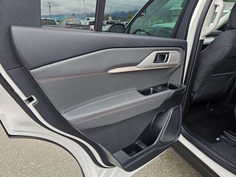 New 2025 Ford Explorer Active AWD/4WD image 8